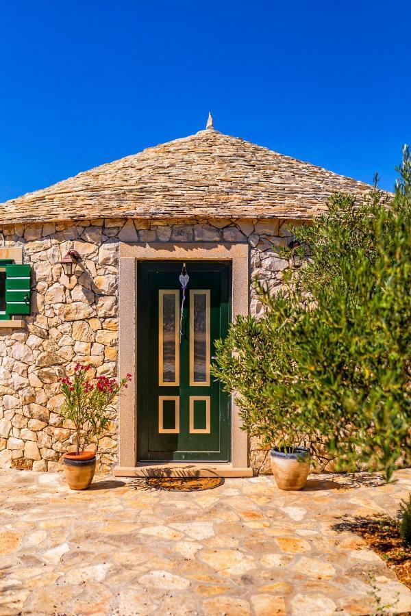 Island Getaway - Heritage House Mirca  Exterior photo