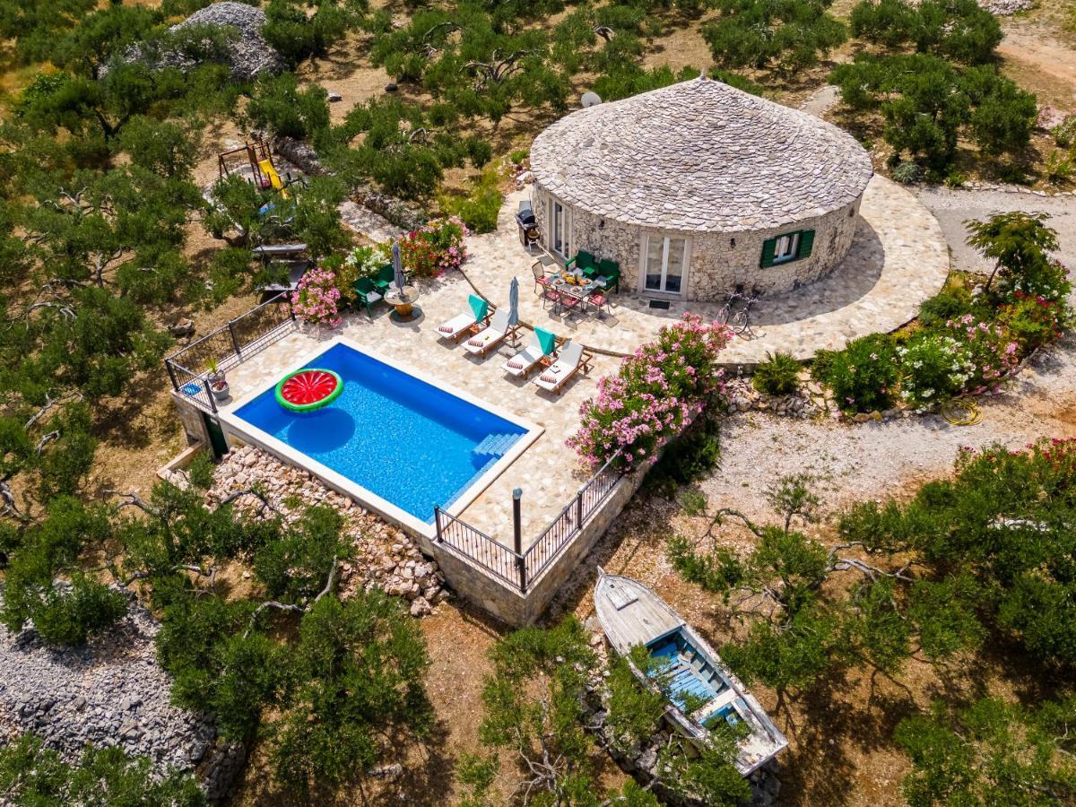Island Getaway - Heritage House Mirca  Exterior photo